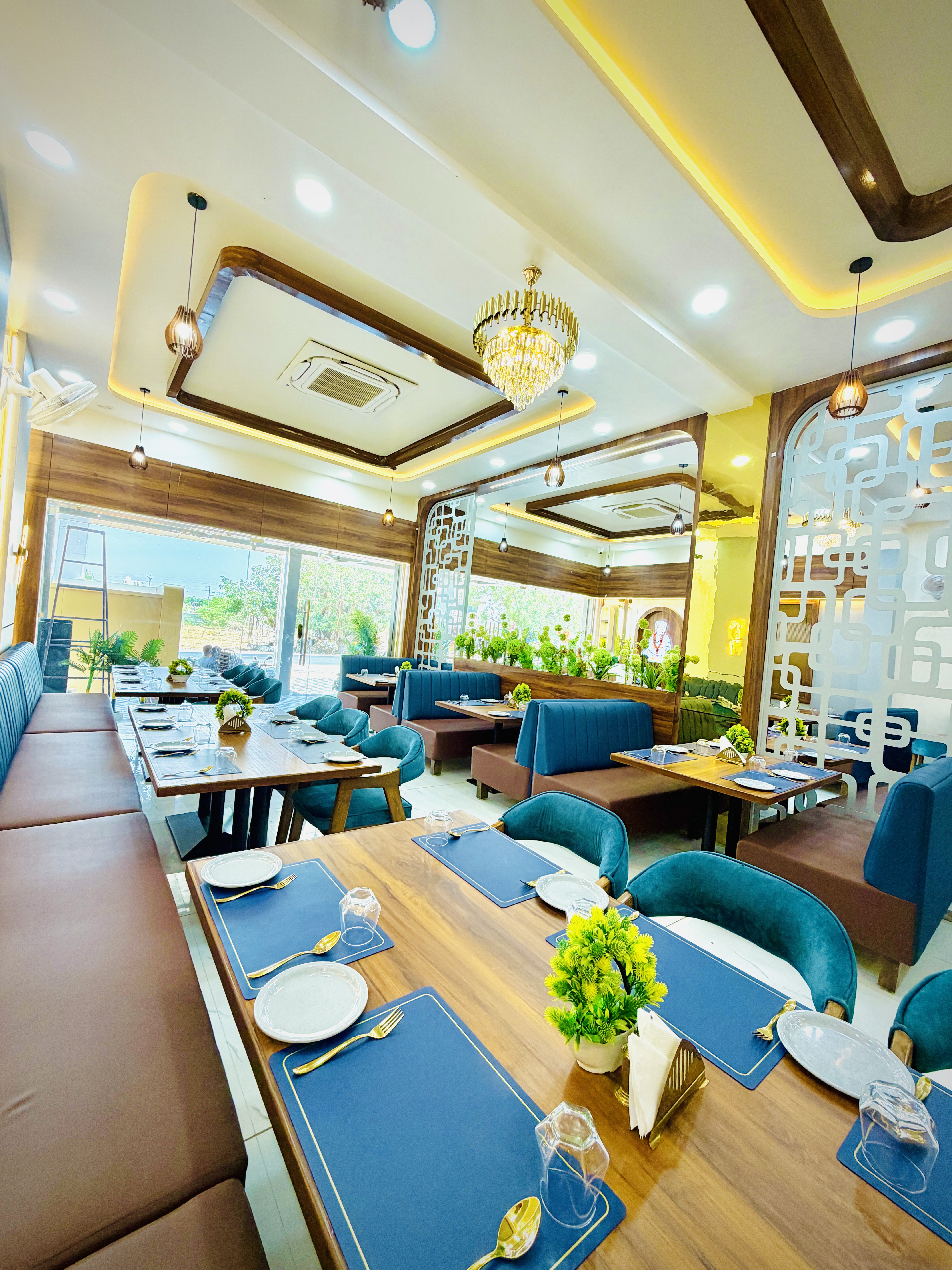 Multi-cuisine dining at Hotel Golden Palace